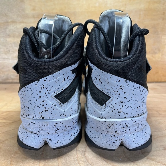 Nike Lebron Zoom Soldier 8 VIII Womens Size 10.5 Basketball Shoes 688579-001 - Picture 4 of 8